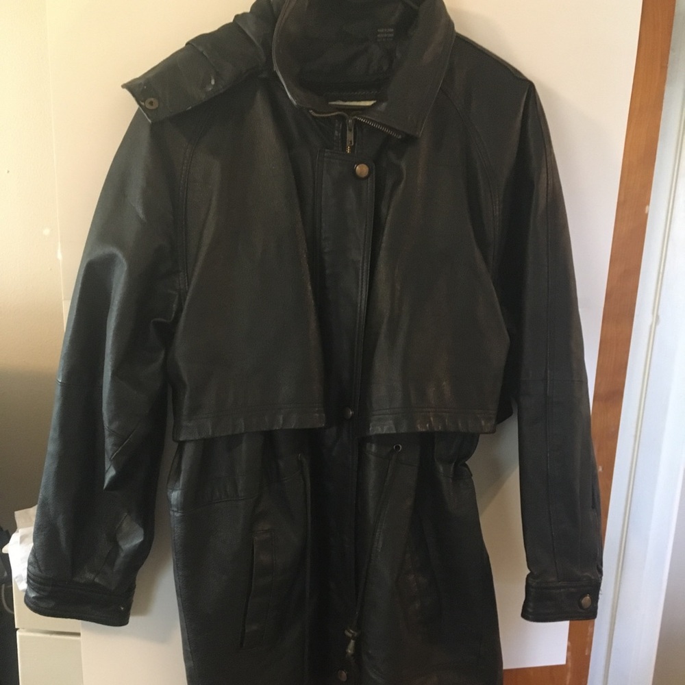 Learsi Men’s Leather Mid-length trench coat. M